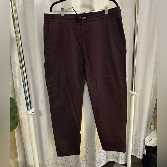 Levi’s casual polyester/viscose blend aubergine pants (L) - Picture 1 of 8